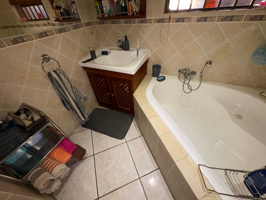 3 Bedroom Property for Sale in Safari Gardens North West